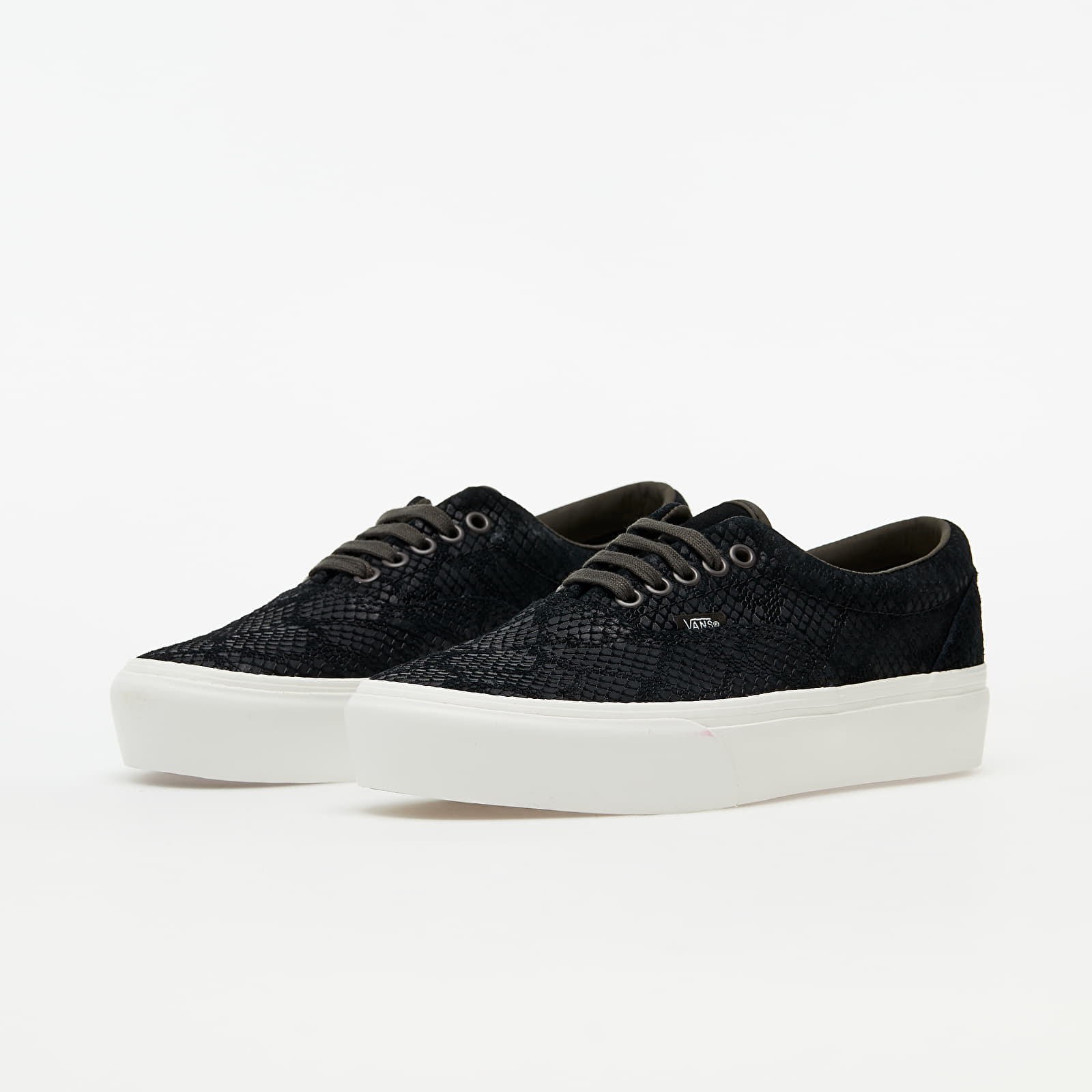 Ua era platform sneaker hotsell vans