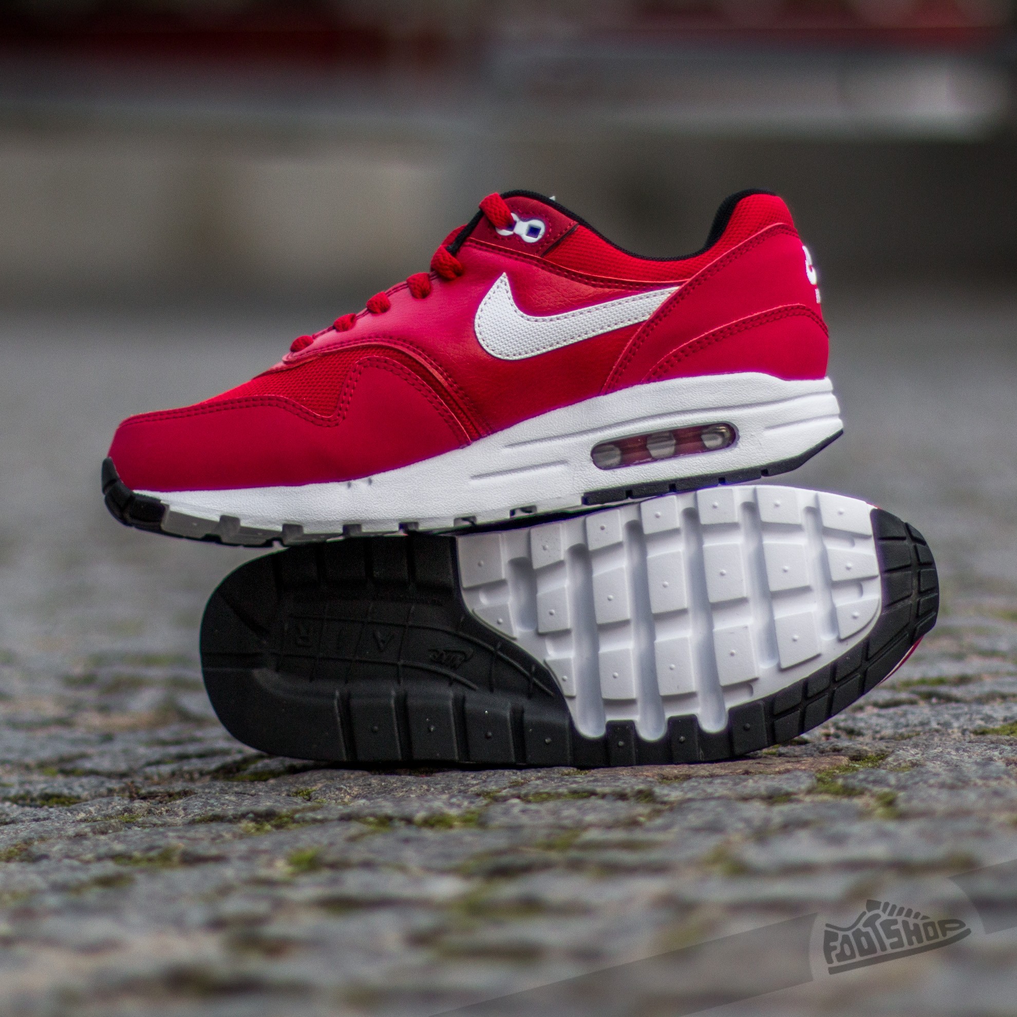 Women s shoes Nike Air Max 1 GS Gym Red White Black Footshop