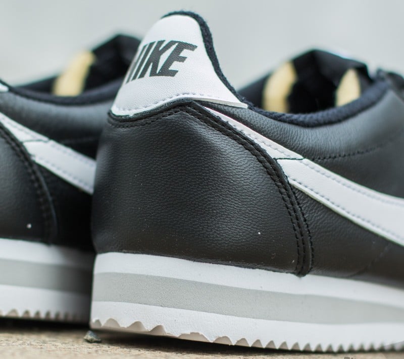 Miesten kengät Nike Classic Cortez Premium Black/ White-Neutral Grey