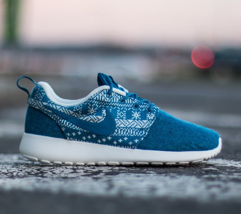 Ženski čevlji Nike WMNS Roshe One Winter Sweater Brigade Blue/ Brigade Blue-Sail
