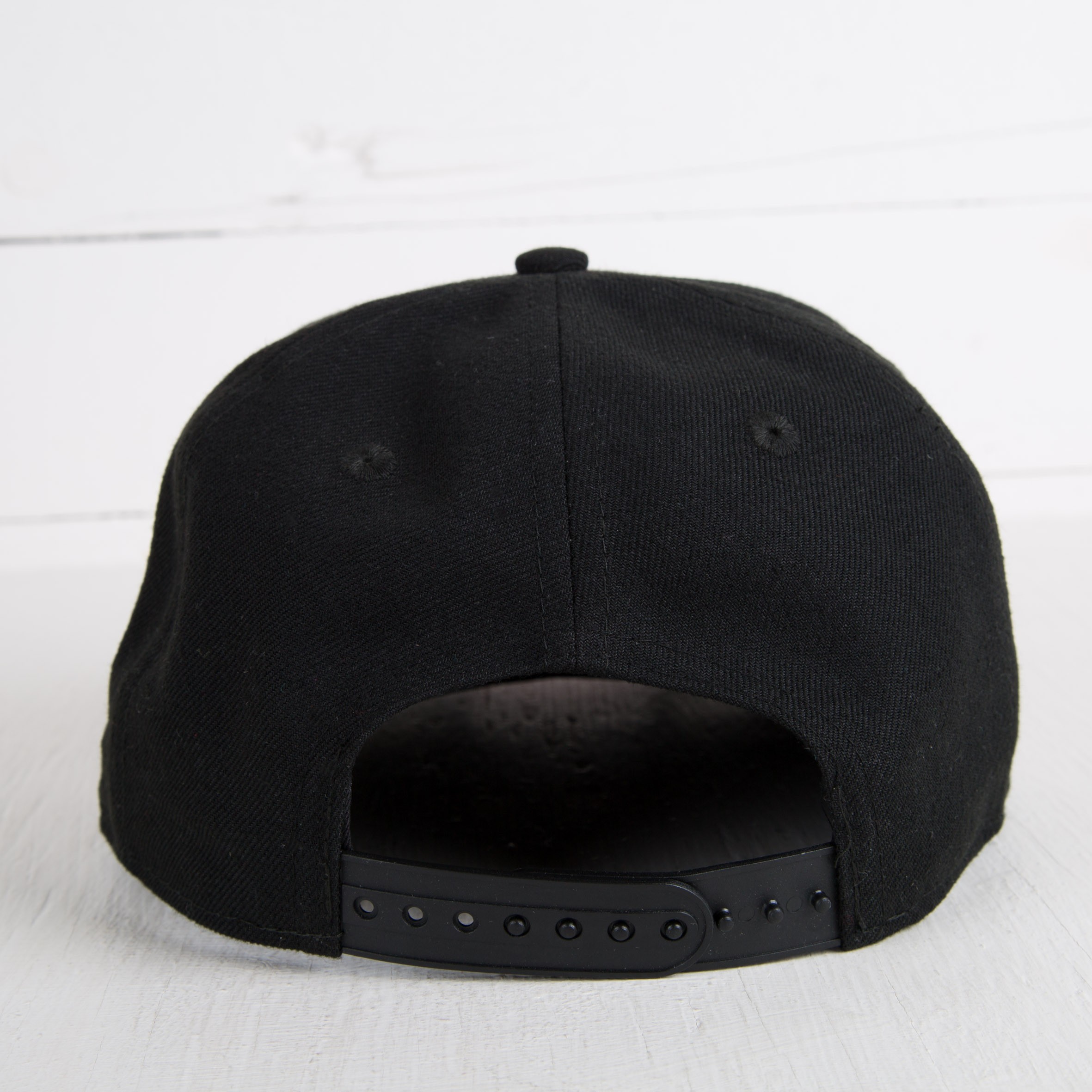 Шапки New Era 9FIFTY Glitz Peak LA Dodgers Black/Silver
