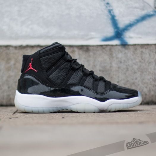 Jordan online 11 clothing
