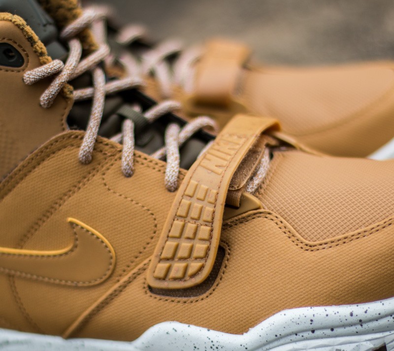 Nike air trainer sc 2 boot top