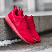 Nike roshe top all red