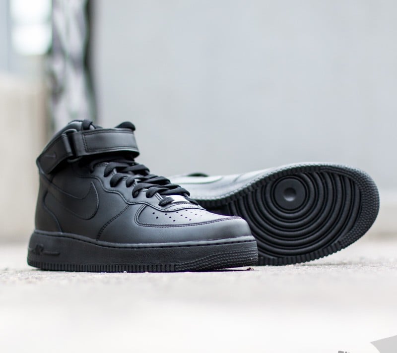 Chaussures et baskets femme Nike Wmns Air Force 1 Mid 07 LE Black Black Footshop