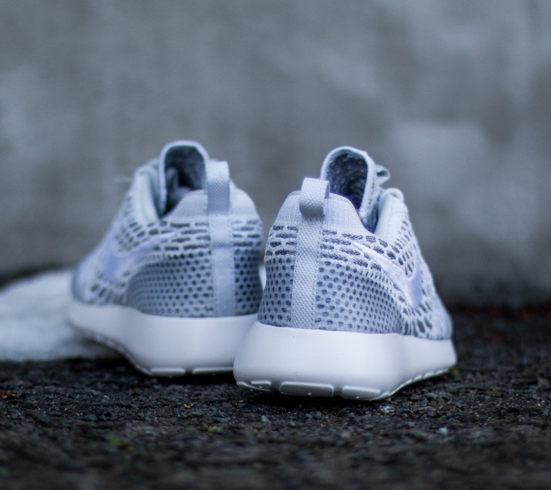 nike roshe one flyknit women's