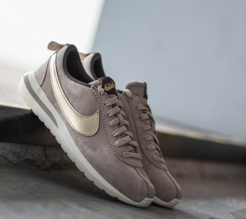 Women's shoes Nike W Roshe Cortez NM Premium Suede String/ Metallic Gold Grain- Dark Storm