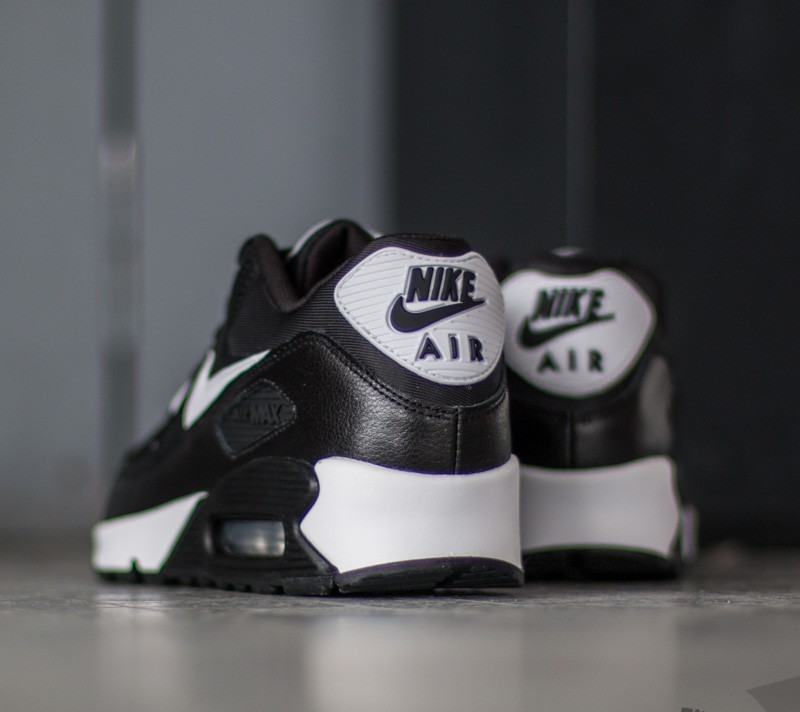 Buty damskie Nike WMNS Air Max 90 Essential Black/ White-Metallic Silver
