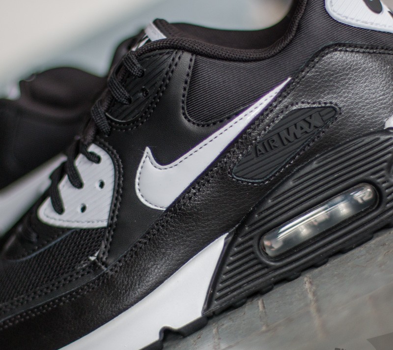 Buty damskie Nike WMNS Air Max 90 Essential Black/ White-Metallic Silver