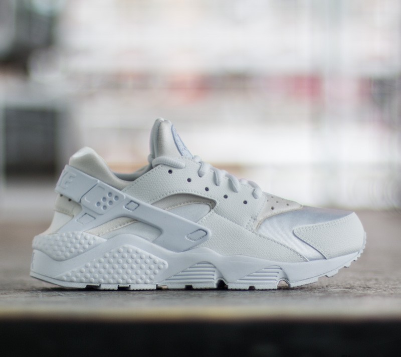 Womens white nike air huarache cheap