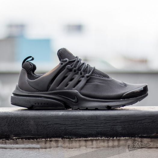 Nike air presto black top