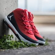 Jordan Air Deluxe Gym Red/ White- Black