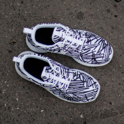 Women s shoes Nike Wmns Roshe One Print White White Black Footshop