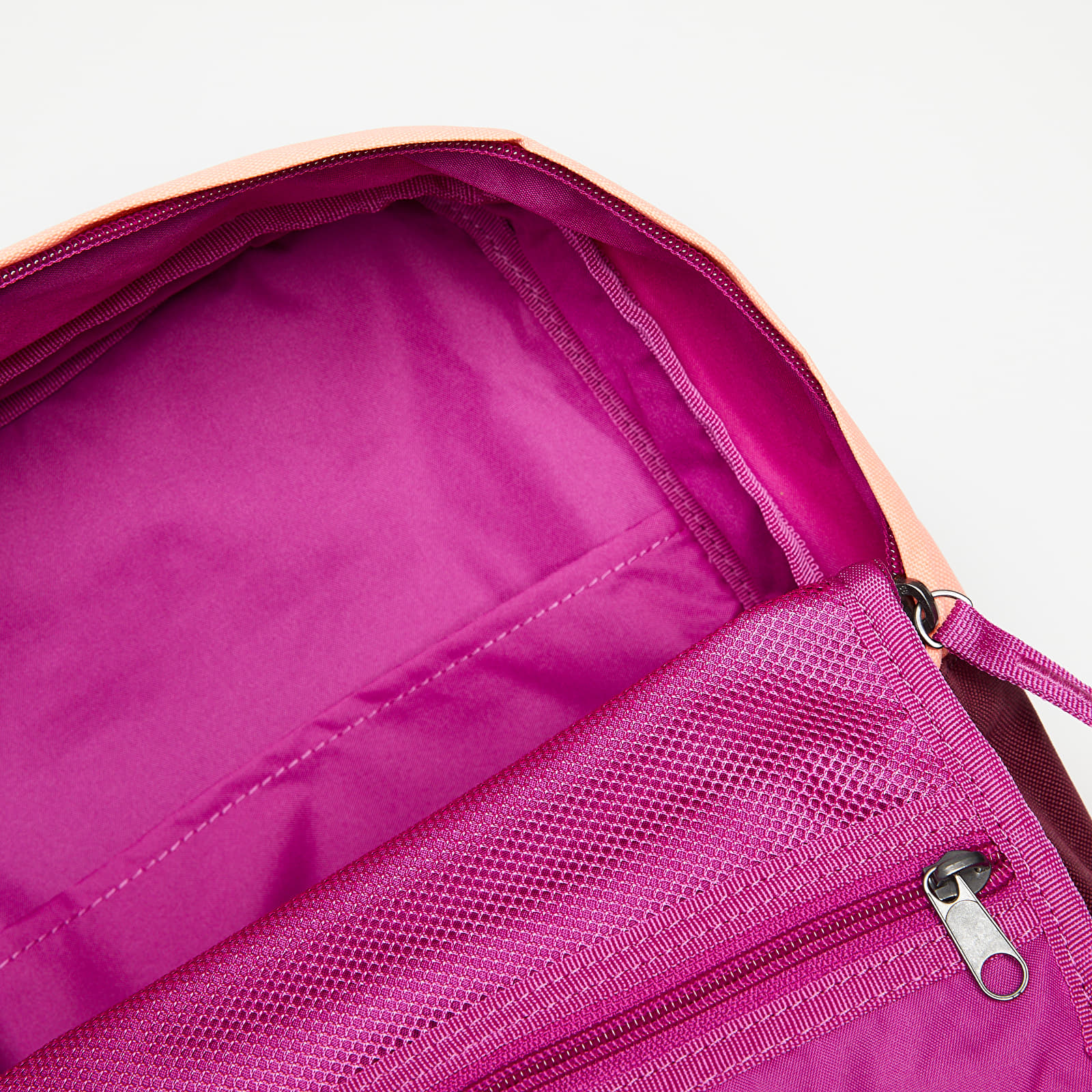 Nahrbtniki  Nike Tanjun Kids' Backpack Cactus Flower/ Cardinal Red/ Dark Beetroot