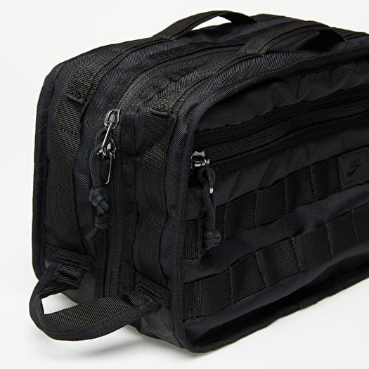 nike sportswear utility bag