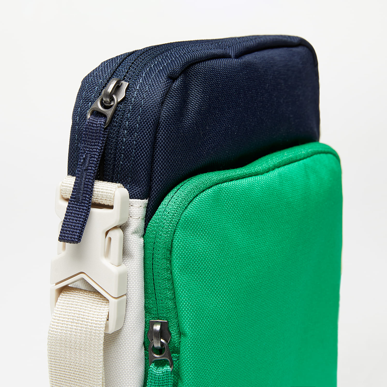 Torbe in nahrbtniki Nike Crossbody Bag Lucky Green/ Obsidian/ White