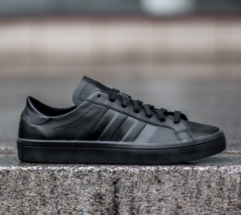 Adidas court vantage outlet black