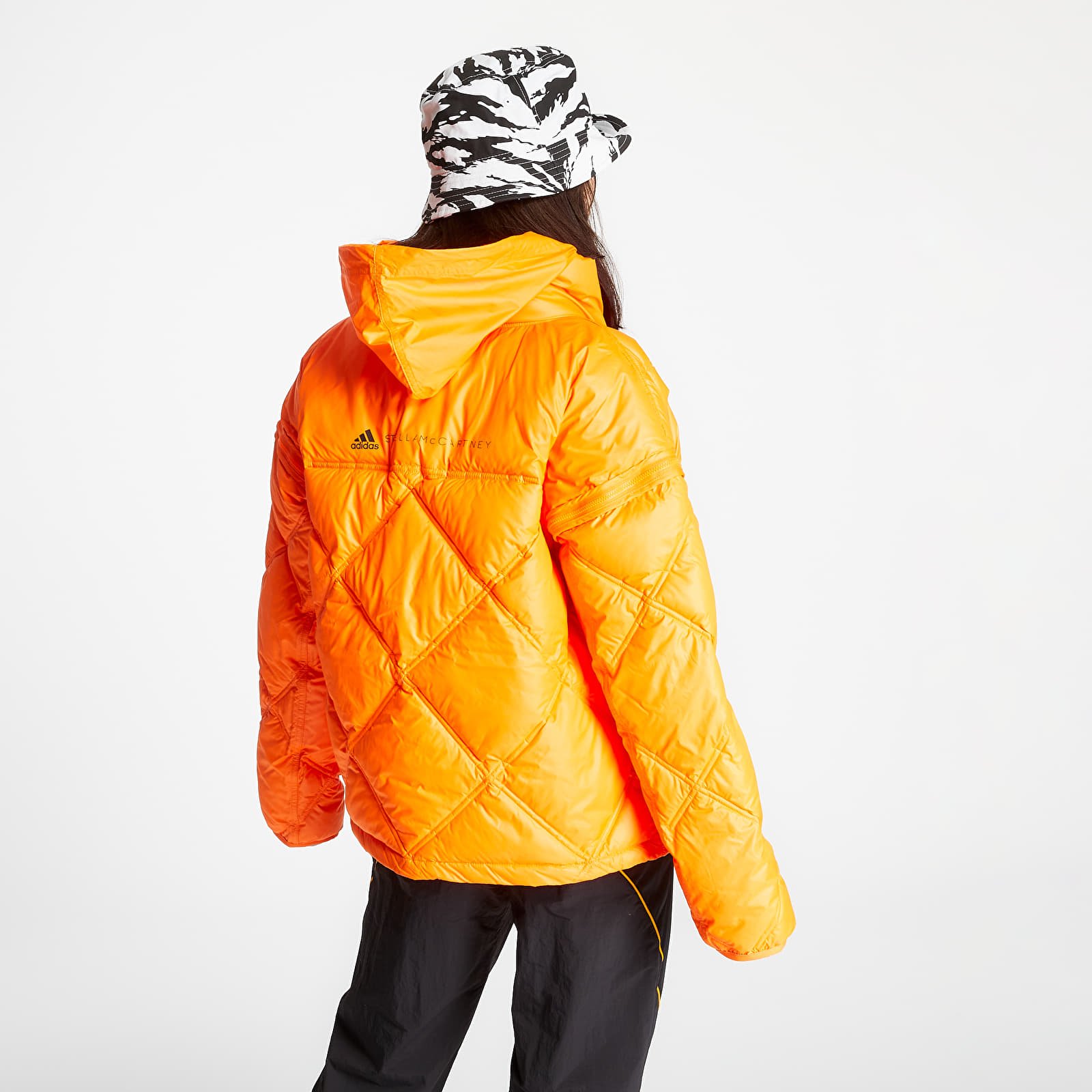 Bundy adidas by Stella McCartney Short Padded Jacket App Signal Orange