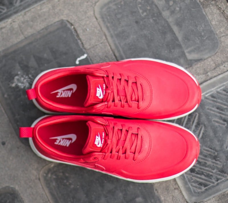 Naisten kengät Wmns Nike Air Max Thea Premium University Red/ University Red- Sl- White