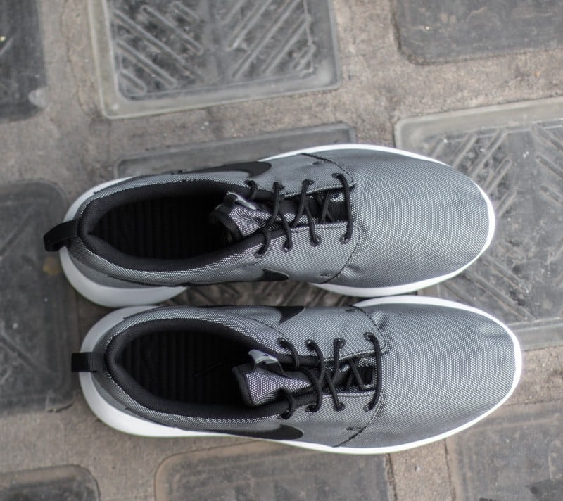 Chaussures et baskets homme Nike Roshe One Premium Black White Wolf Grey Footshop