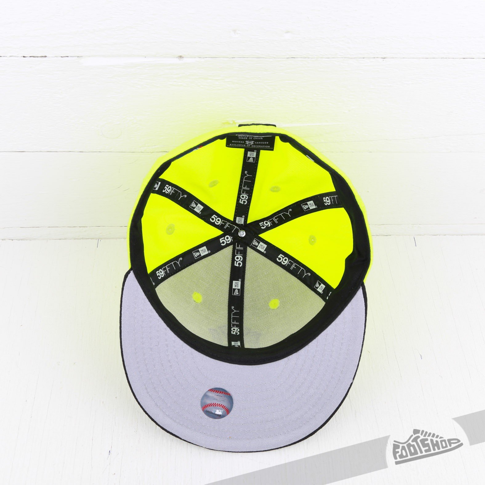 Sapkák New Era 59Fifty Diamond Basic New York Yankees Black/Neon Fitted Cap