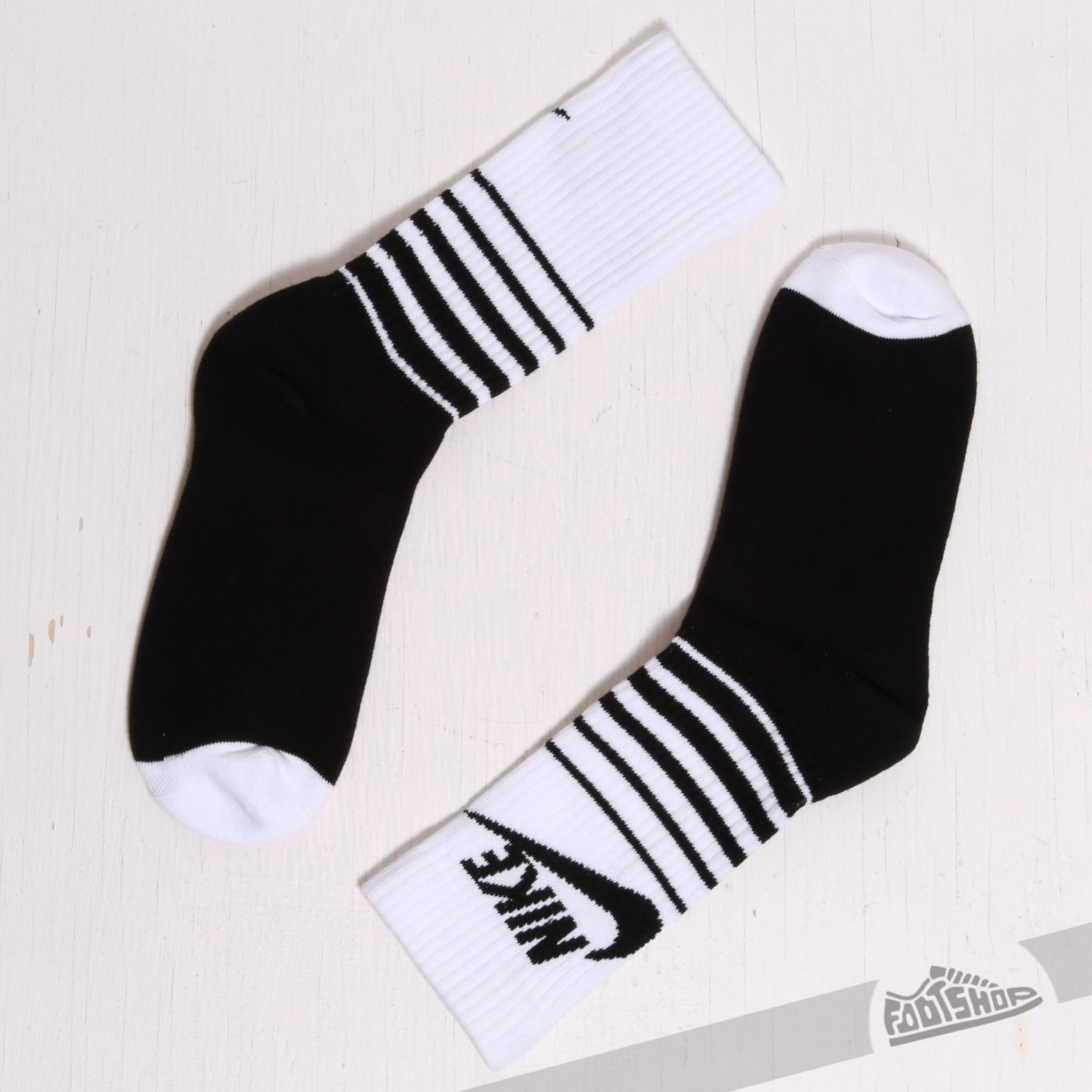Socks Nike Mens Classic Striped Socks Black/ White
