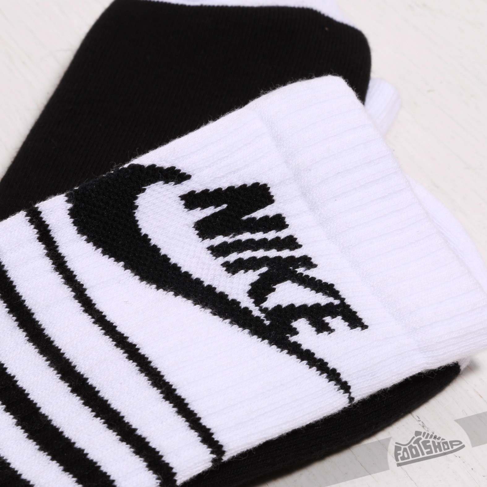 Socks Nike Mens Classic Striped Socks Black/ White