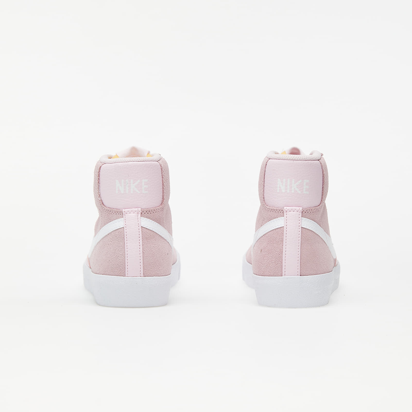Încălțăminte și sneakerși pentru femei Nike Blazer Mid Vintage '77 Pink Foam/ Pink Foam -White