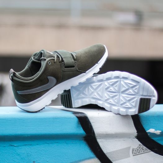 Nike trainerendor l store