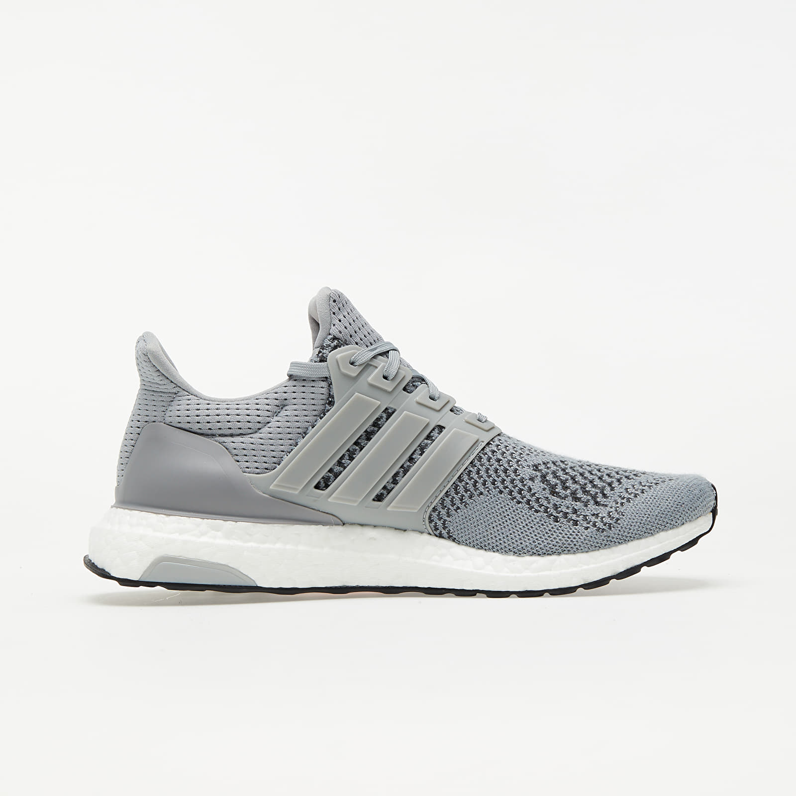 Chaussures et baskets homme adidas UltraBOOST M Grey Silver Metalic Solar Red Footshop