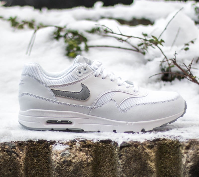 Zapatillas mujer Nike W Air Max 1 Ultra Essentials White/Wolf Grey Pure Platinum Metallic 