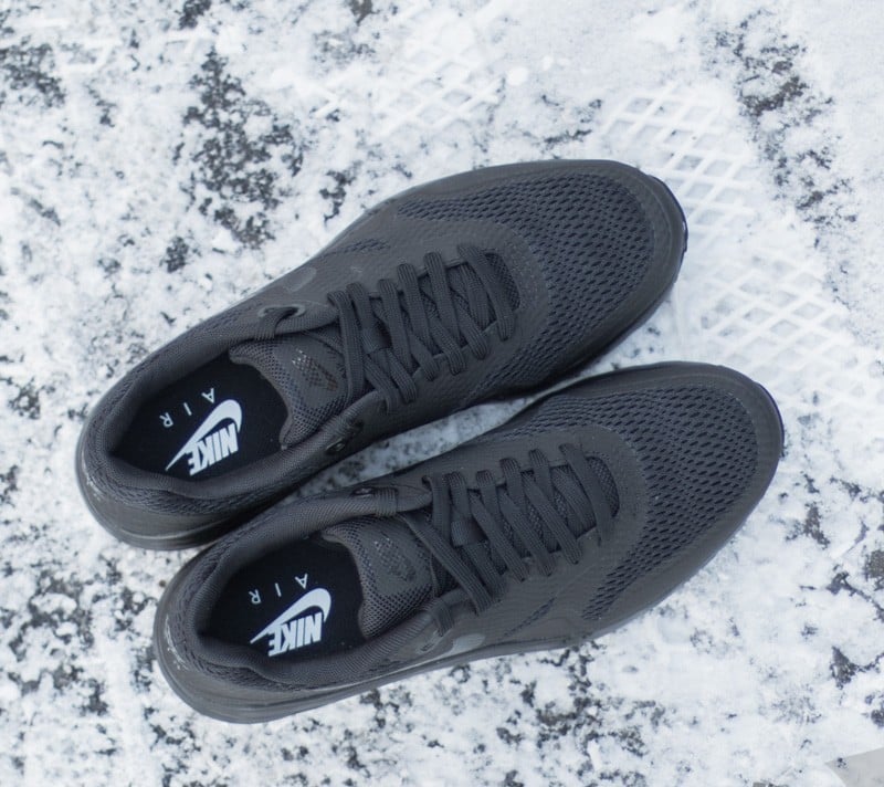 Nike air max 1 ultra essential triple black discount