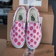 Vans slip on outlet strawberry