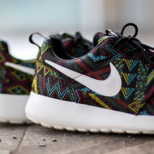 Nike flyknit roshe sales qs