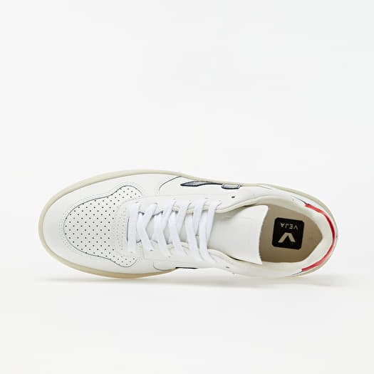 Veja v10 sneaker in nautico pekin top