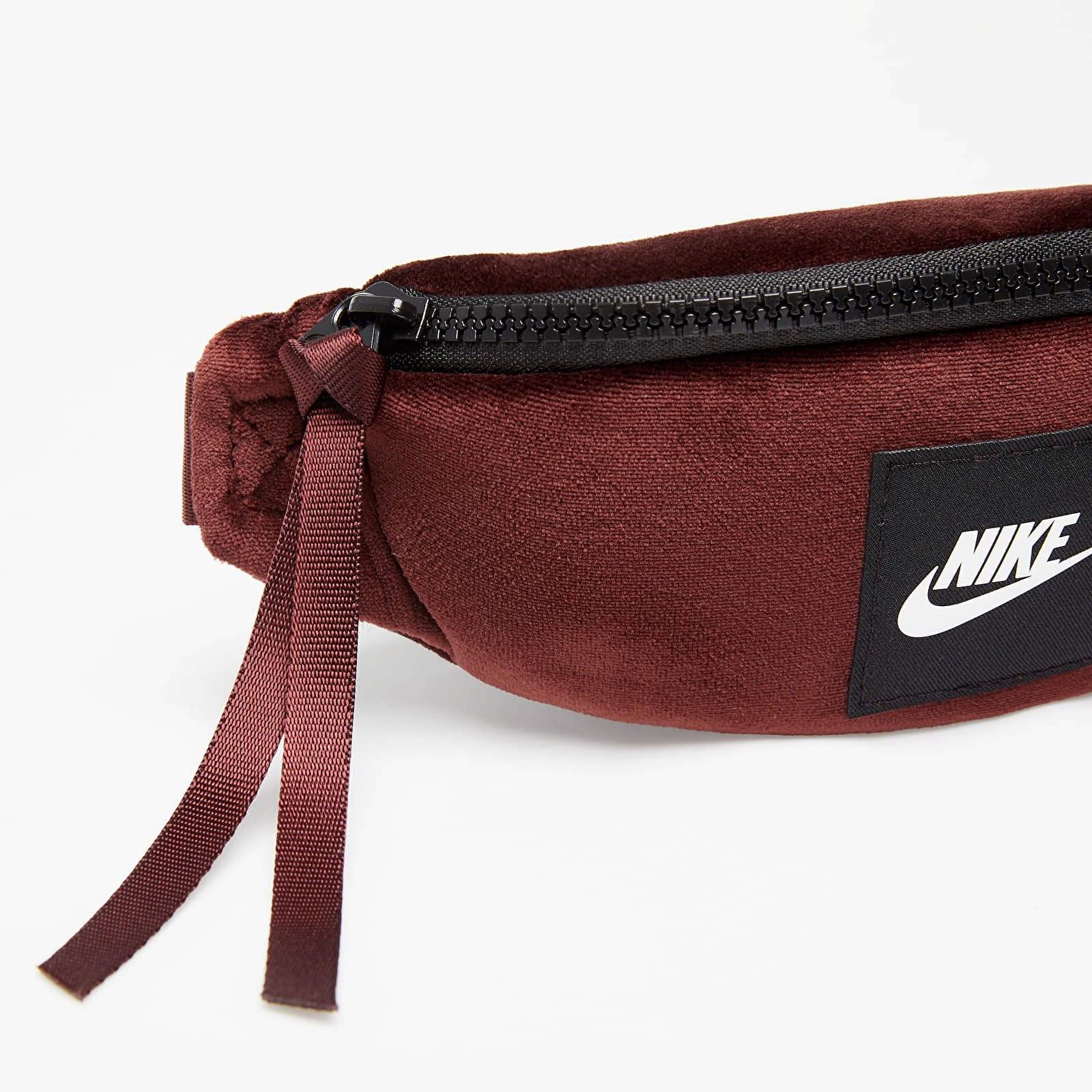 Nike sportswear best sale winterized hip pack