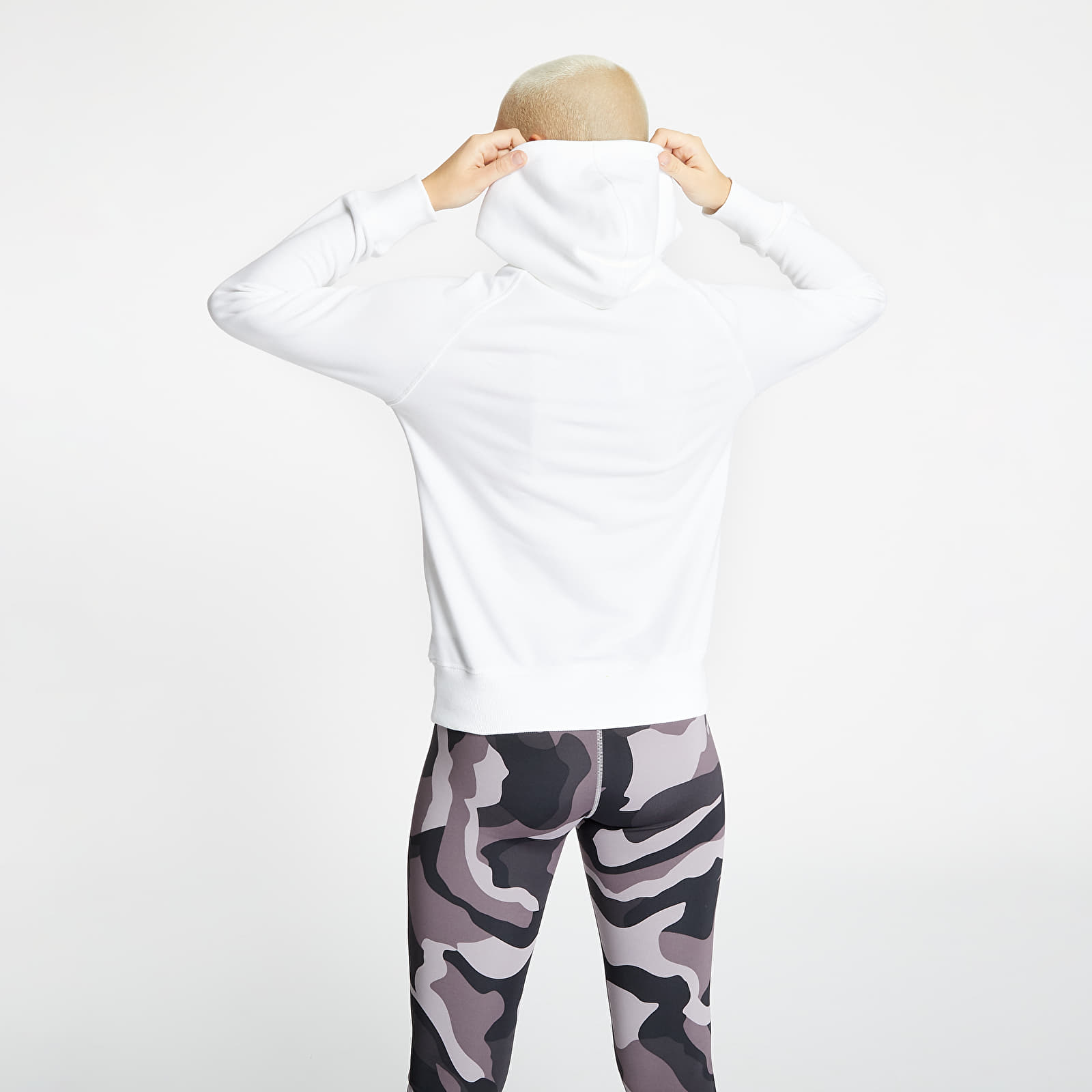 Sweatjacken und Sweatshirts New Balance Essentials Pullover Hoodie White