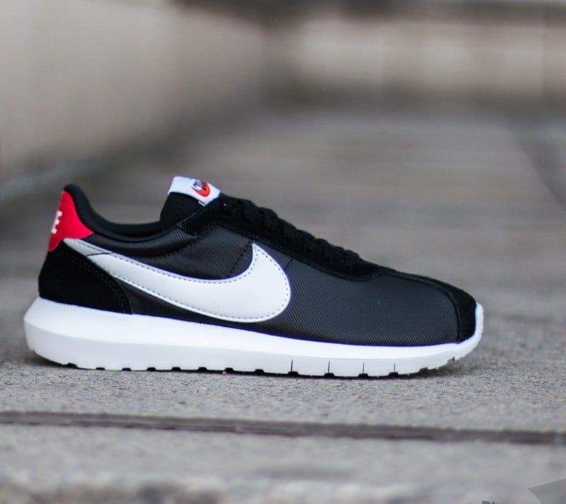 Women's shoes Nike W Roshe LD-1000 Black/ White- University Red- TM Red