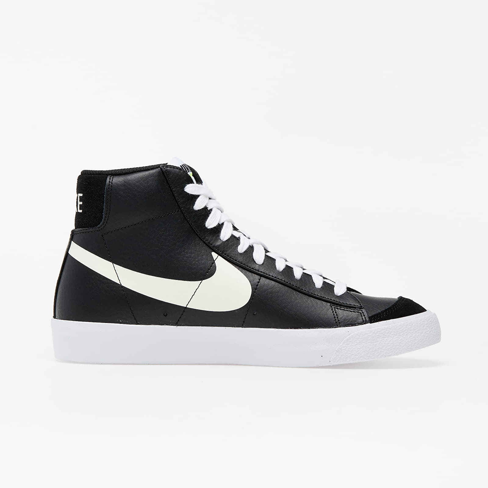 Férfi cipők Nike Blazer Mid '77 Black/ Sail-White-Volt