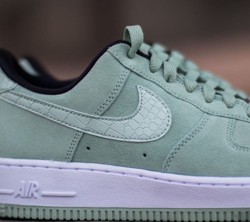 Naisten kengät Nike W Air Force 1 '07 Seasonal Enamel Green/ Enamel Green