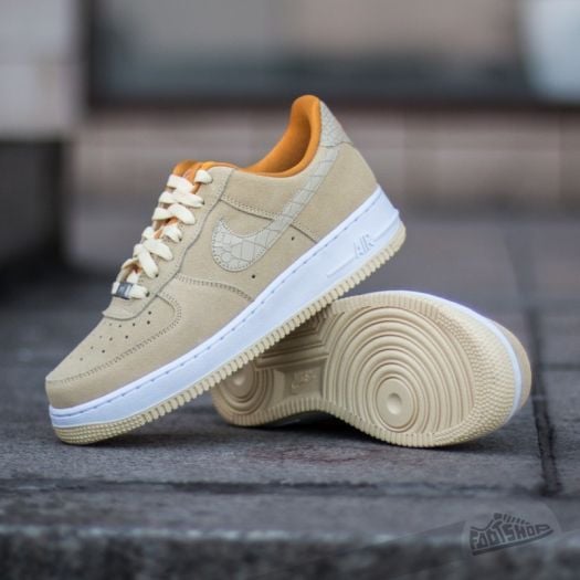 Women s shoes Nike W Air Force 1 07 Seasonal Lemon Drop Lemon