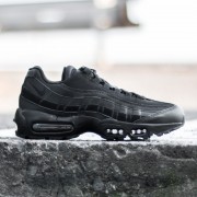 nike 95 essential black