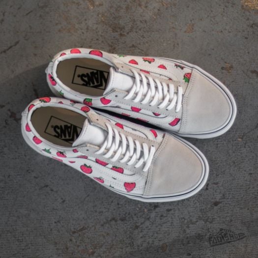 Strawberry vans old skool clearance