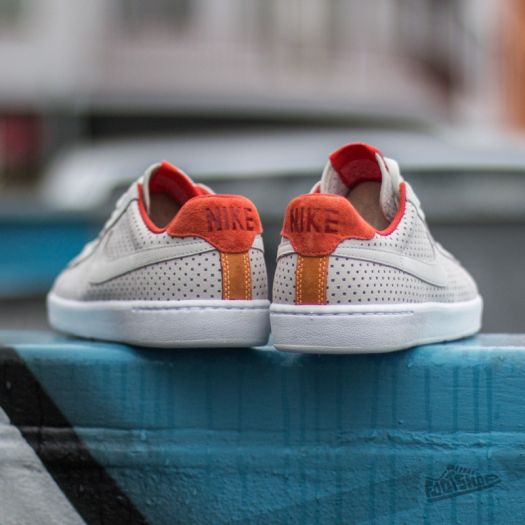 Men s shoes Nike Tennis Classic Ultra QS Light Bone Light Bone Bright Citrus Footshop