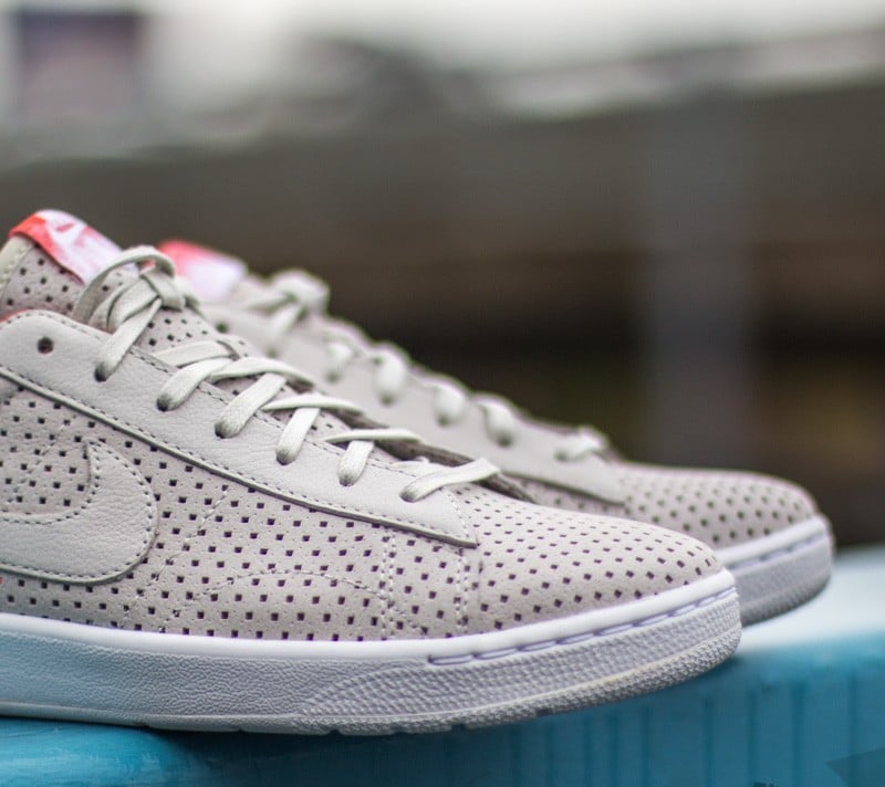 Men s shoes Nike Tennis Classic Ultra QS Light Bone Light Bone