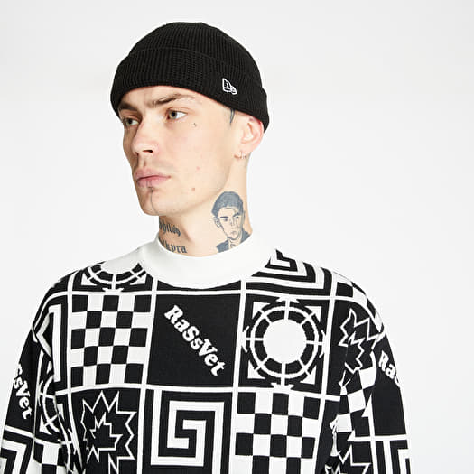 Paccbet sweater shop