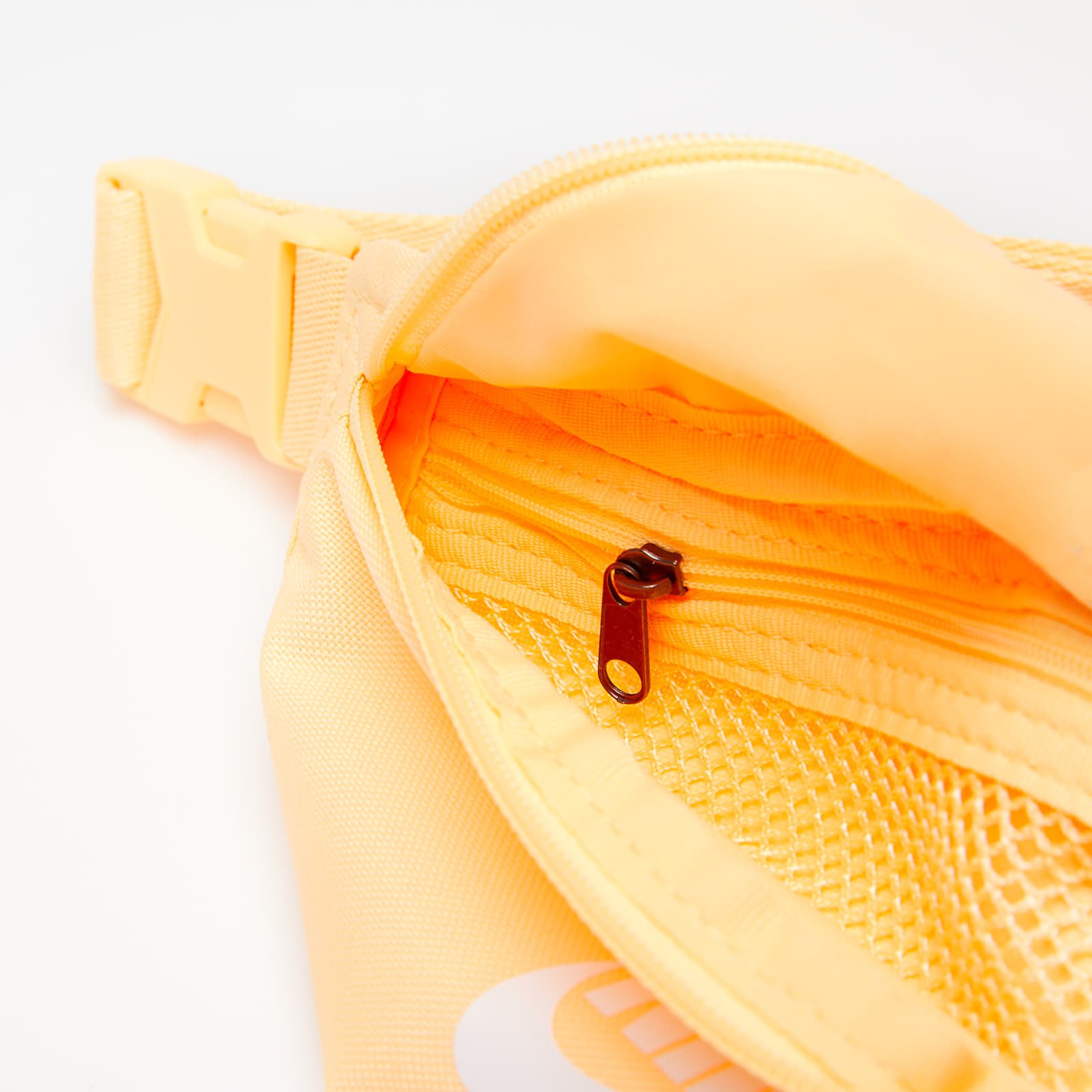 Hippe vesker Nike Heritage Bag - Waistpack Melon Tint/ Melon Tint/ White