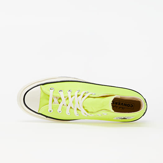 Converse hot sale verde neon