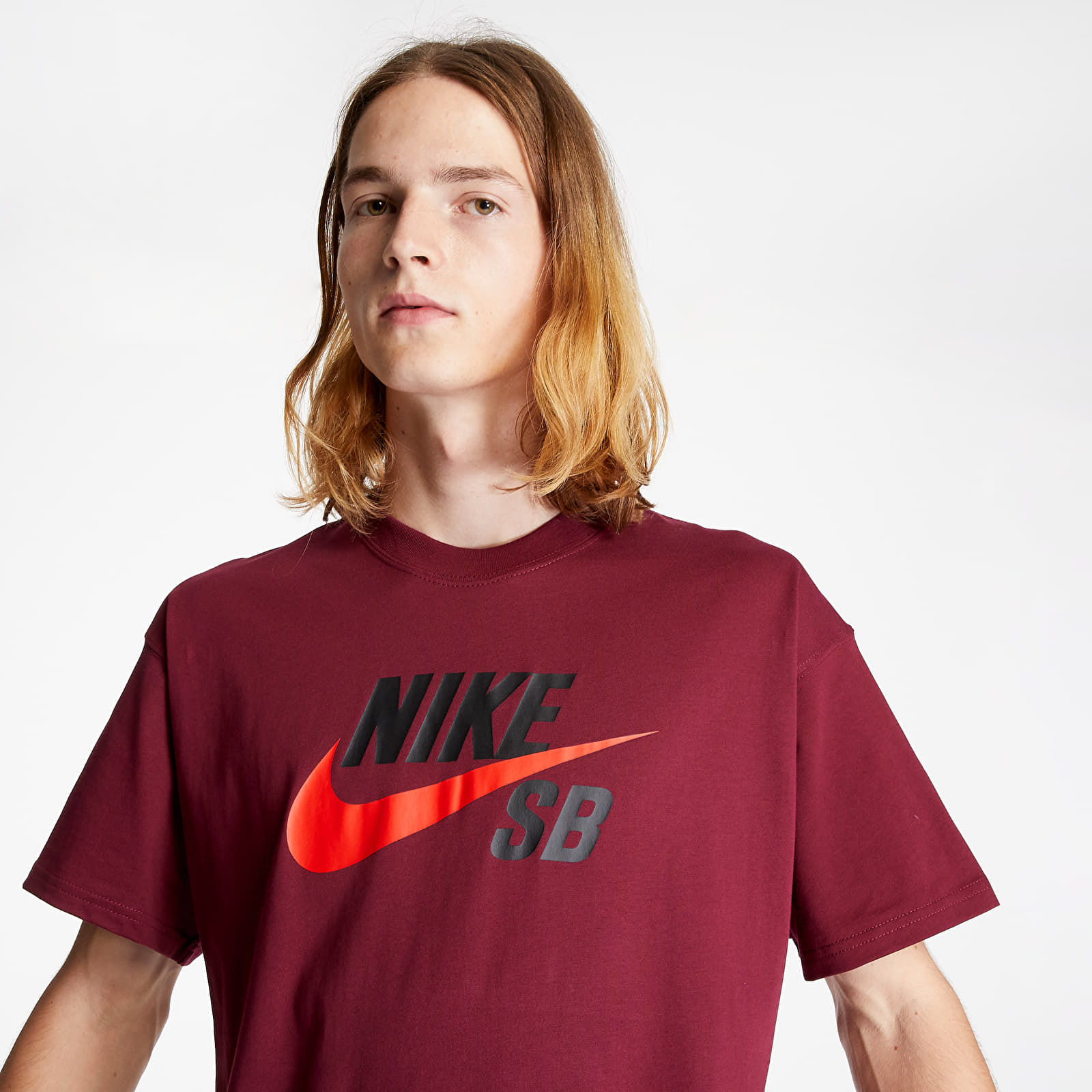 Red nike shop sb shirt