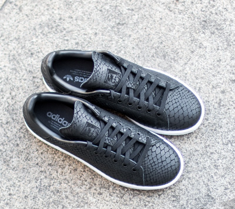 Stan smith w core black core black ftw white top